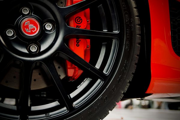 Systèmes d'Alarme Incontournables pour Voitures de Luxe : Les Meilleurs Choix à Découvrir